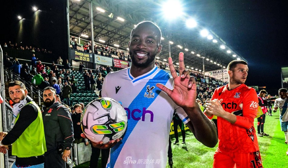 而家庭环境 而家庭环境