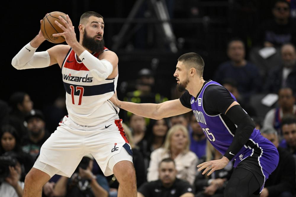 圣诞大战面对勇士 詹姆斯：与库里交手总是很有趣.