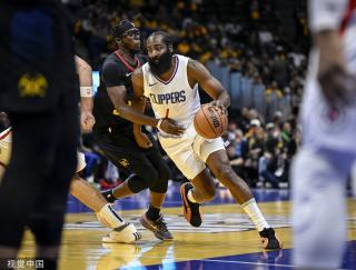 圣诞大战面对勇士 詹姆斯：与库里交手总是很有趣.